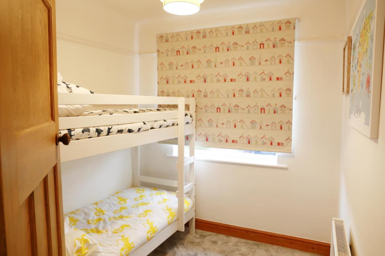 Lions Den - Zoo Accommodation เชสเตอร์ ภายนอก รูปภาพ